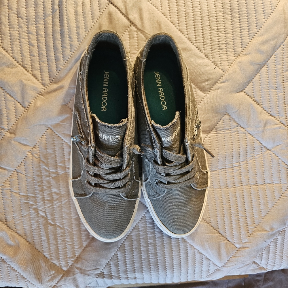 Jenn Ardor Gray Sneakers - Picture 3 of 5